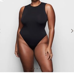 SKIMS Essential Crew Neck Sleeveless Bodysuit - Soot